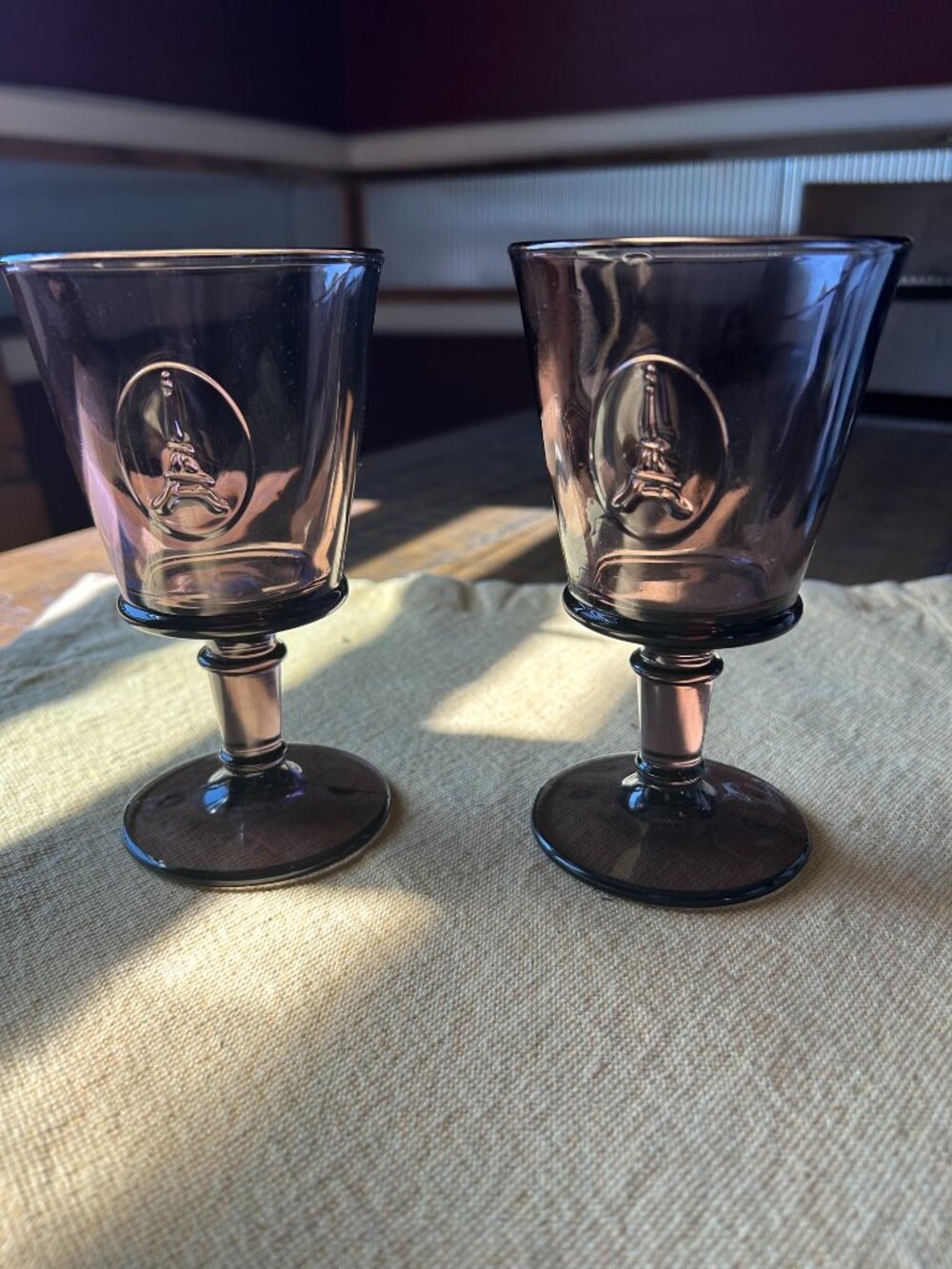 Vintage  Rare   La Rochere  Eiffel Tower  wine Glasses  notable for it's smoky p
